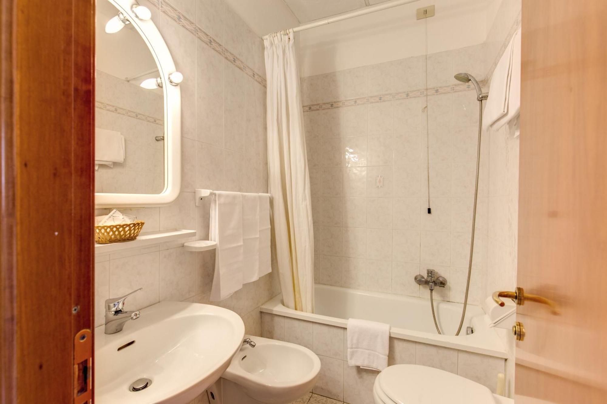Hotel Contilia Ρώμη Εξωτερικό φωτογραφία